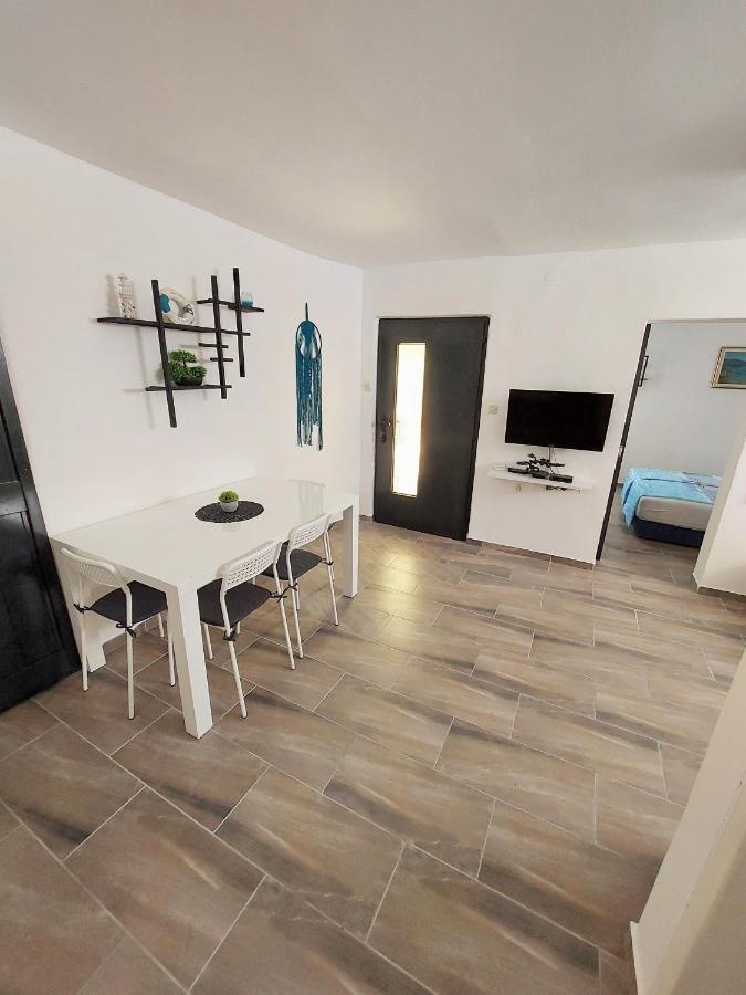 Apartments Maltasic Vir Exterior foto